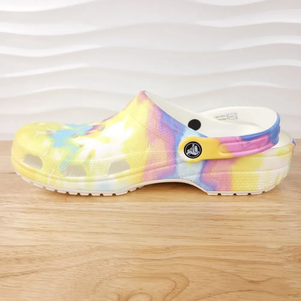 Crocs Classic Tie Dye Graphic Clogs Mens Size 10 Womens Size 12‎ Slip On Shoes
